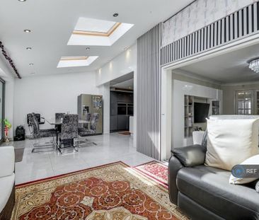 4 bedroom detached house to rent - Photo 1