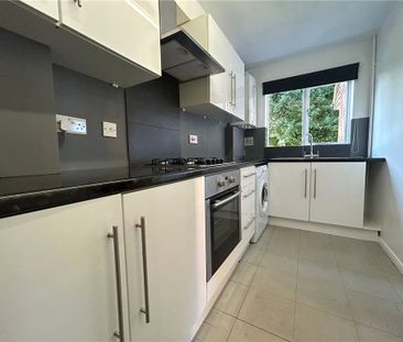 Gorse Court, Guildford, GU4 7XZ - Photo 3