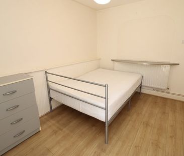 Room in a Shared Flat, Hind Grove, E14 - Photo 2