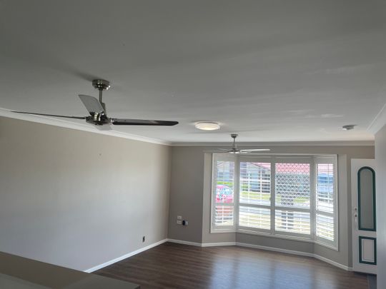 6 Fischer Court, Kearneys Spring QLD 4350 - House For Rent | Domain - Photo 1