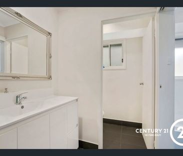 Modern Family Home - Photo 5