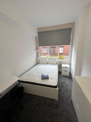 Room in a Shared House, Hartley Grove, LS6 - Photo 1