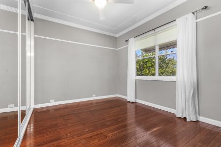34 Englund Street, Birmingham Gardens NSW 2287 - House For Rent | Domain - Photo 4