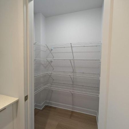 1 CH - 1 SDB - Montreal - $1,700 /mo - Photo 4