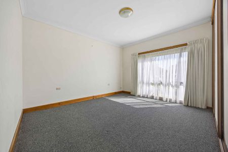 340 Forest Street, Wendouree - Photo 2