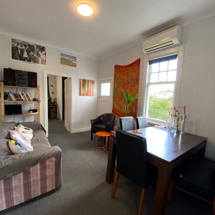 2 Bedroom, Kelburn - Photo 1