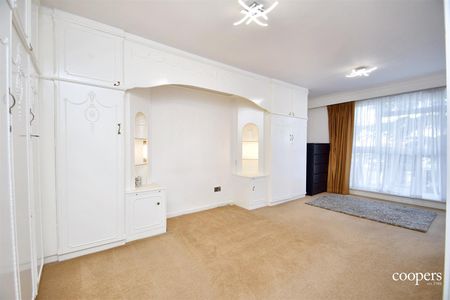 Eastbury Avenue, Northwood, HA6 - Photo 4