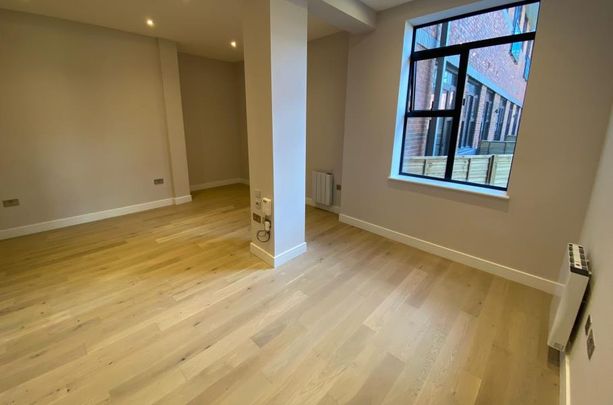 Wells Court, Woking, Surrey, GU21 - Photo 1