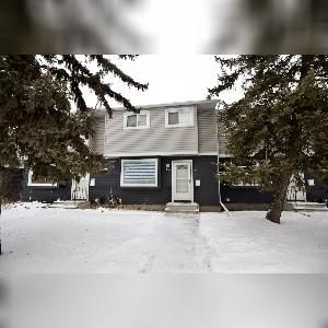 3 Bed 1.5 Bath Townhome NE Edmonton For Rent - Photo 1