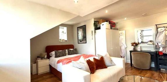 Milman Road, Reading, Berkshire, RG2 - Photo 2