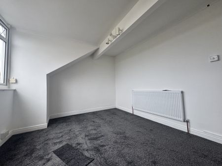 Mansion Terrace, Bradford - Photo 5