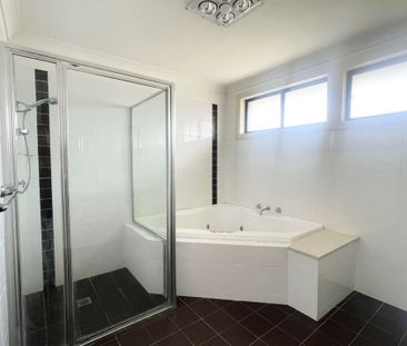 Well Presented 3 Bedroom Family Home Close to All Local Amenities! - Photo 6