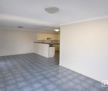 Stylish 3‑Bedroom Duplex in Crestmead - Photo 2