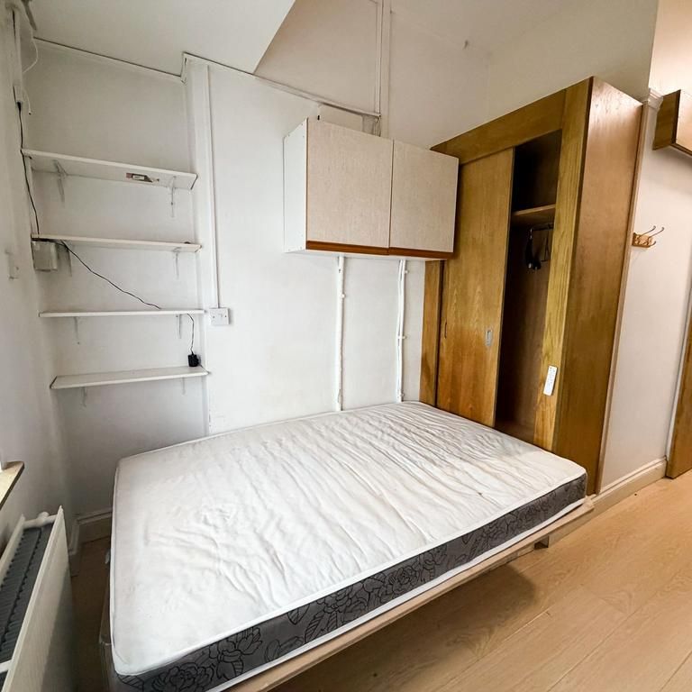 Studio to rent - Photo 1