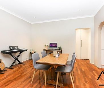 Impressive two bedroom apartment in prized position - Photo 5