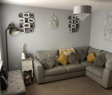 2 bedroom terraced house to rent - Photo 1