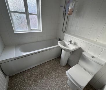 3 bedroom end of terrace house to rent - Photo 6