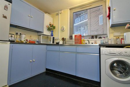 1 Bedroom Flat To Let - Photo 2