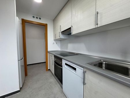 Piso de alquiler en Calle de Los Deseos, Norte - Photo 3