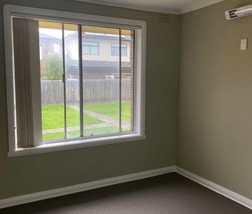 Low-Maintenance One Bedroom Unit - Photo 6