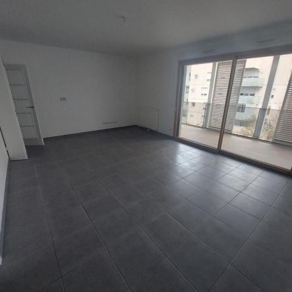 Location Appartement 5 pièces 114m² LORMONT 33310 - Photo 1