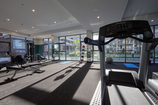 Beautiful One Bed with Large Study Room and Balcony! Ready Now! - Photo 1