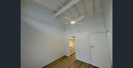 Peaceful, Private & Perfectly Positioned - Live the Gold Coast Dream in This Fully Renovated Waterfront Villa with Solar! - Photo 3