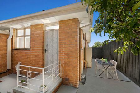 Extensively Renovated Villa That Ticks All The Boxes - Photo 5