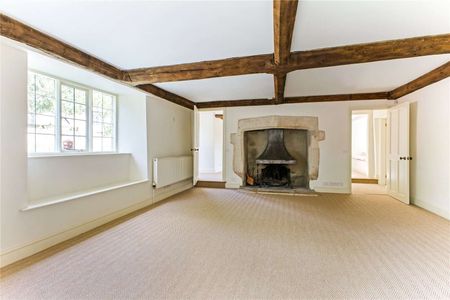 Immaculate Farmhouse in the heart of the village of Idbury. - Photo 4