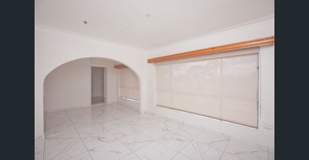 Charming 3-Bedroom Family Home in Prime East Griffith Location - Photo 2