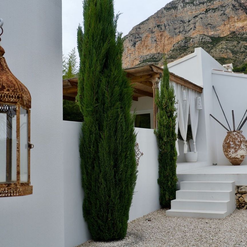 Stunning 5 Bed Private Complex – Javea - Photo 1