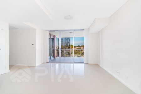Entry via Block C,Nearly new 2-bedroom modern apartment now for lease - Photo 5