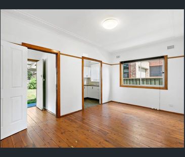 Original Home with Space to Enjoy - Photo 4