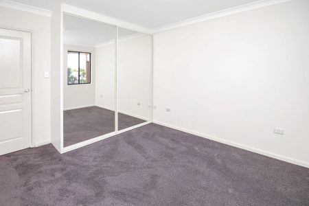 BRIGHT MODERN LIVING IN PARRAMATTA FRINGE LOCATION - Photo 4