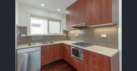 Stylish Secure Apartment in a Prime Lifestyle Location - Photo 3