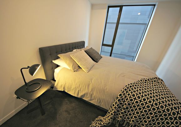 Immaculately presented 3 bedroom apartment in Wellington's new Victoria St. Precinct - Photo 1