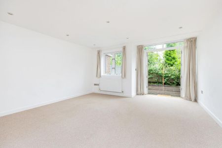 3 bedroom terraced house to rent - Photo 2