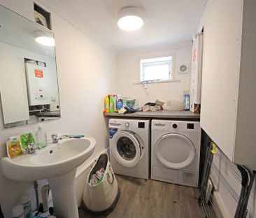1 bedroom in a house share to rent - Photo 6