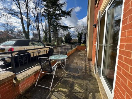 1 bedroom flat to rent - Photo 2