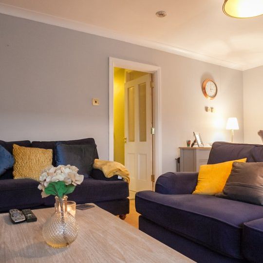 Quiet room for rent in 2-bedroom apartment in Donabate - Photo 1