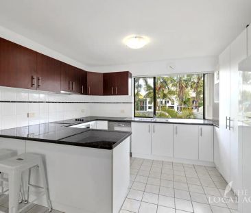 “FURNISHED UNIT IN THE HEART OF TOOWONG!” - Photo 3