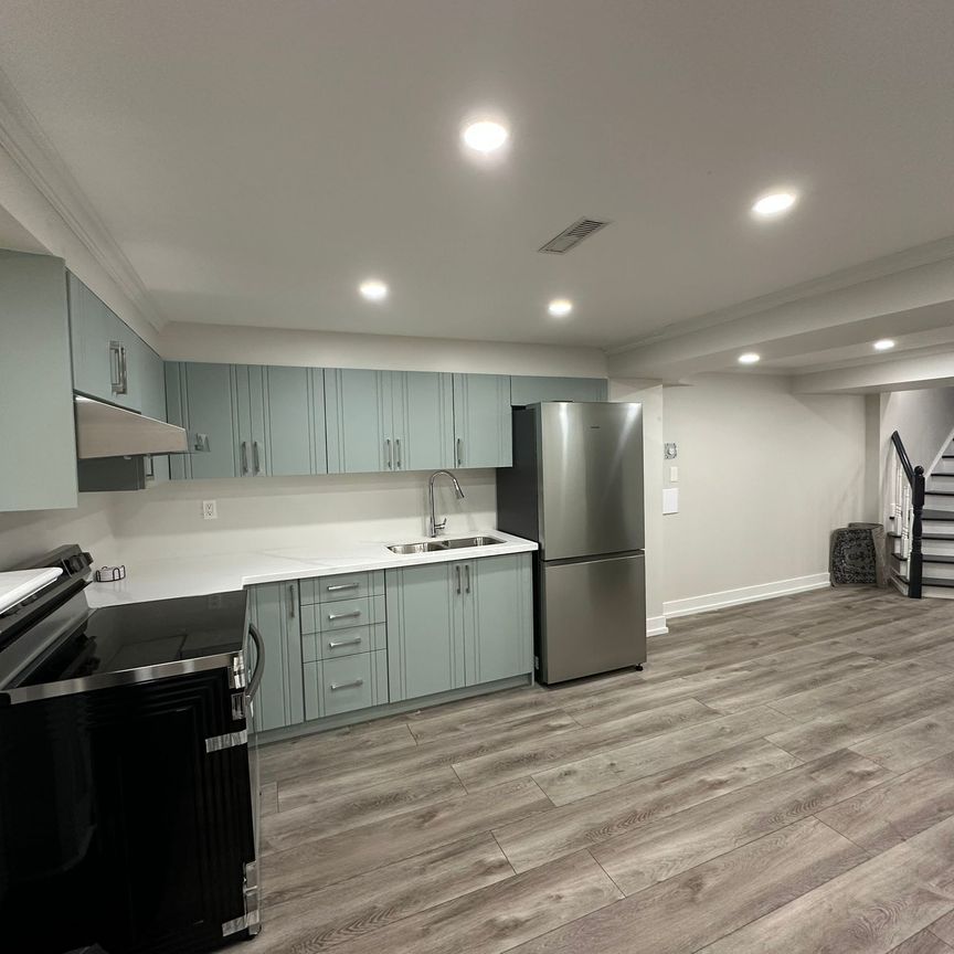 For Lease - 3394 Crimson King Circle Unit# Lower, Mississauga, Ontario - Photo 1