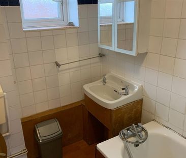 3 Bed Maisonette, Morland Estate, E8 - Photo 4