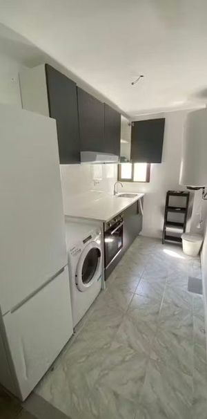 Carrer San Edesio, Manises, Valencian Community 46940 - Photo 1