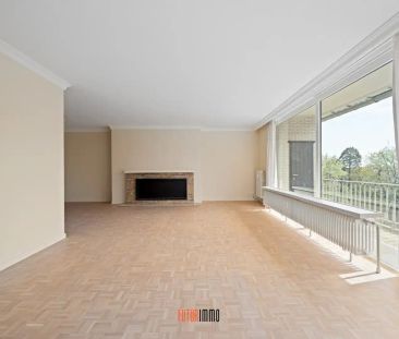 Ruim 3-slpk appartement met parking te Sint-Michiels - Photo 2
