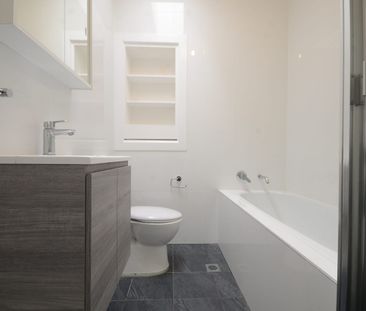 3 Bedroom Family Home!! - Photo 3