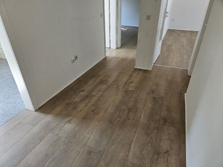 Geräumige Zweiraumwohnung mit ca. 67 m² Wohnfläche und Balkon - Photo 2