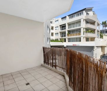 Modern One-Bedroom Apartment (Access Via 15 Wentworth Street) - Photo 4