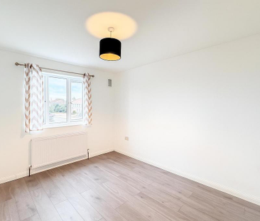 4 bedroom terraced house to rent - Photo 6