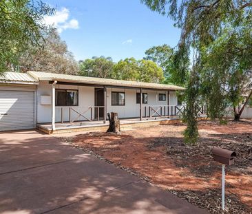 Neat & Tidy 2-Bedroom Home on a Spacious Block! - Photo 6